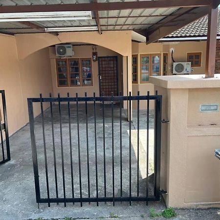 Indah Homestay, Pasir Gudang Johor Exterior photo